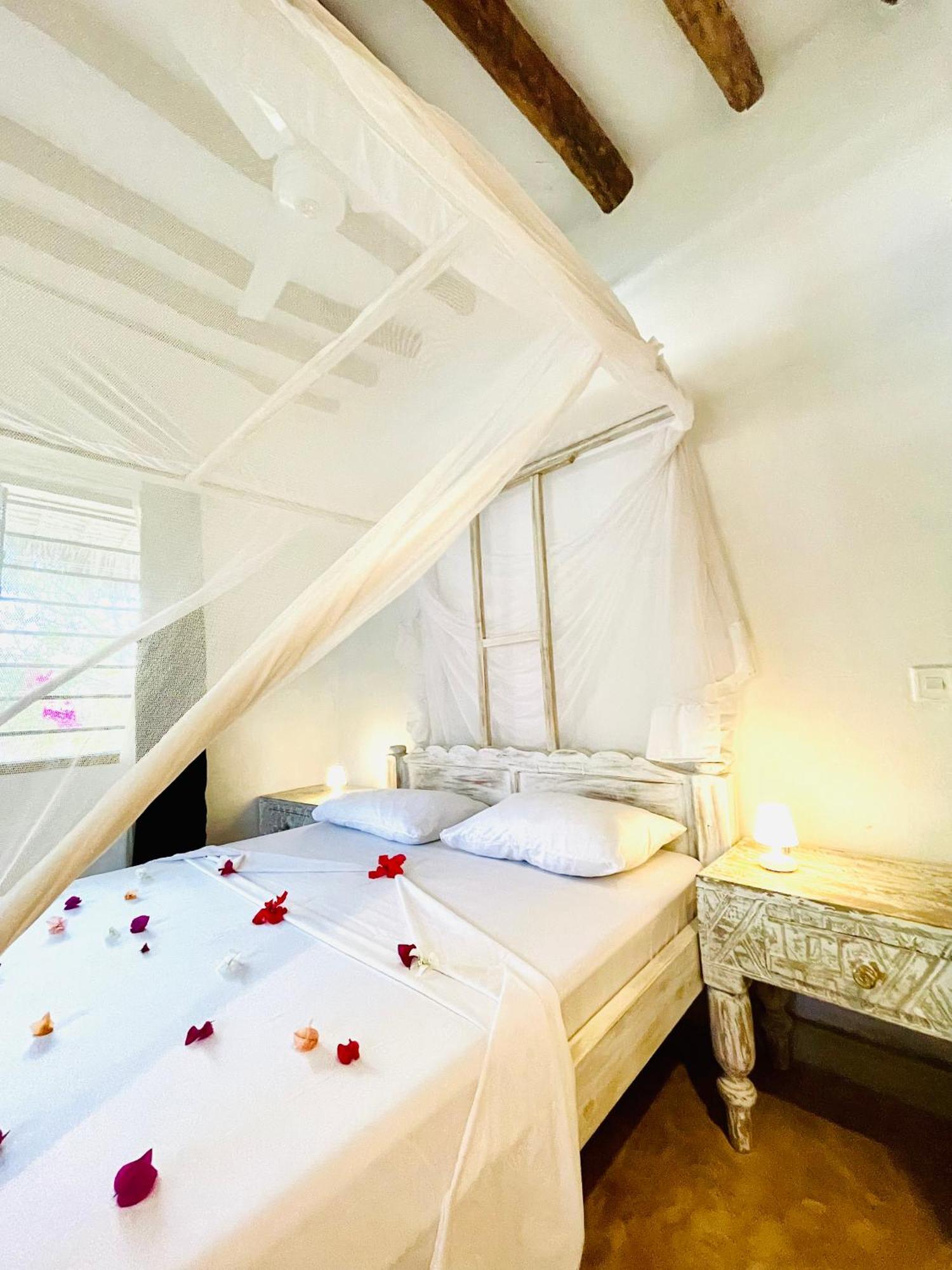 Bed and Breakfast Nyumba Ya Afrika Watamu Exterior foto