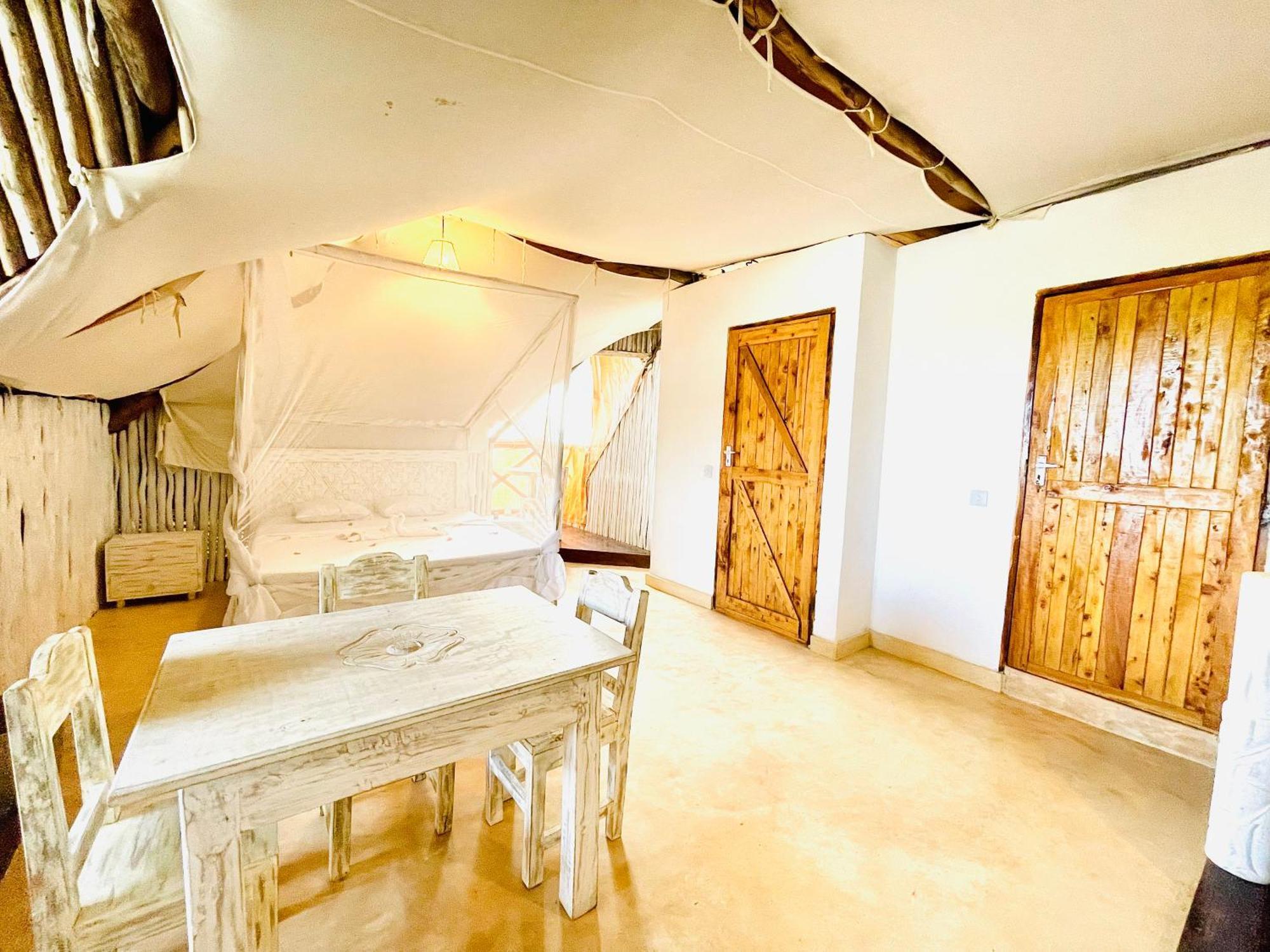 Bed and Breakfast Nyumba Ya Afrika Watamu Exterior foto