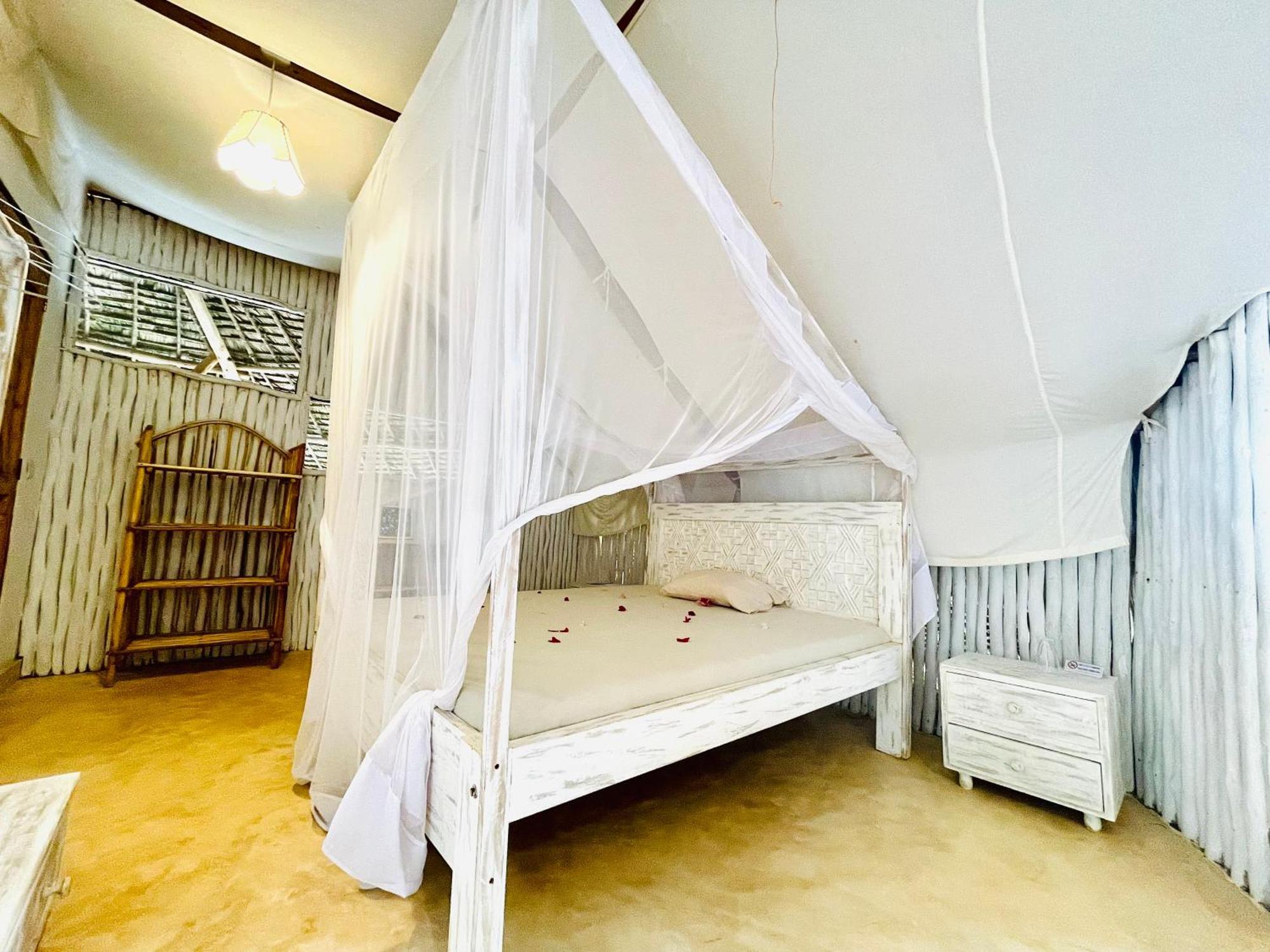 Bed and Breakfast Nyumba Ya Afrika Watamu Exterior foto